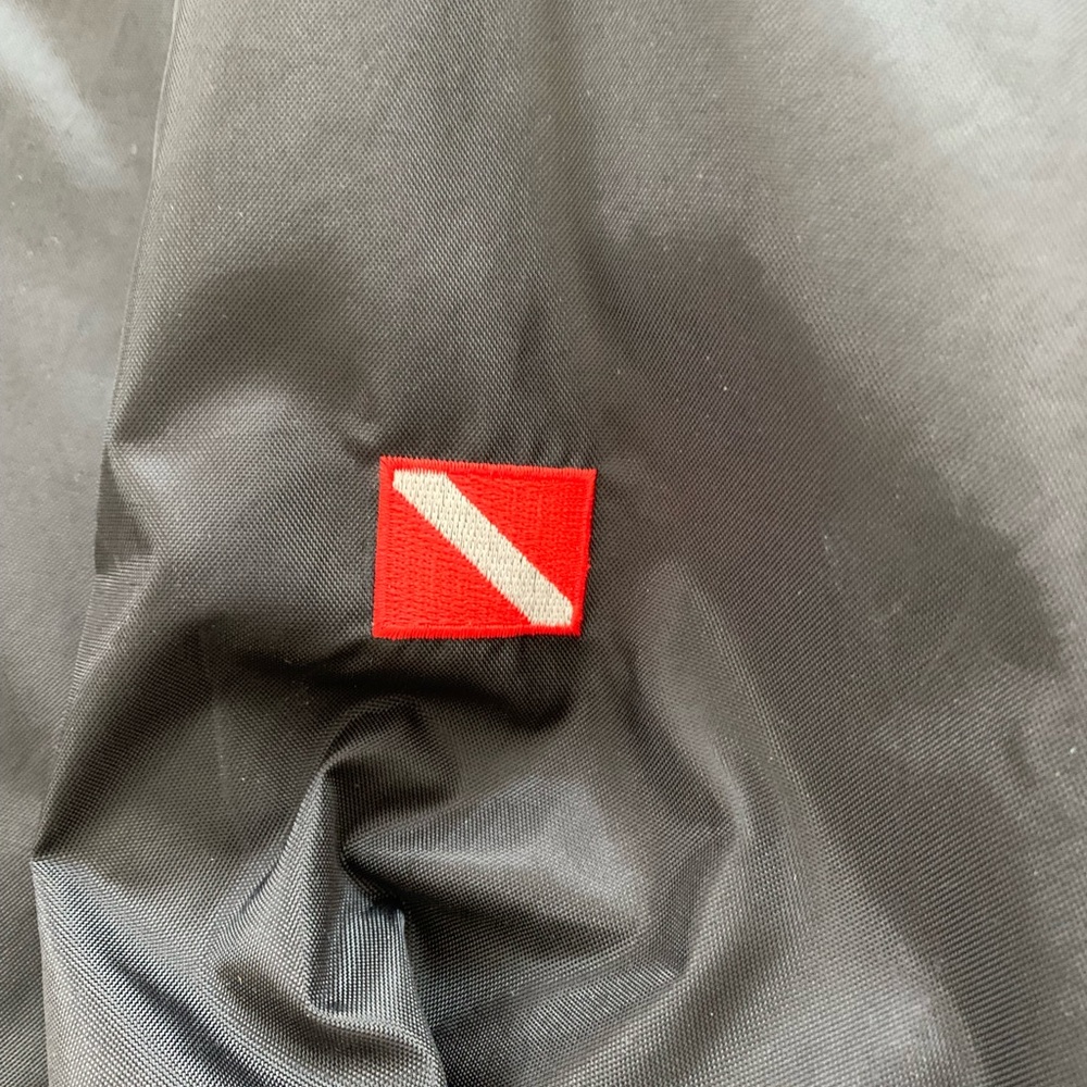 I Dive SCUBA/Post-Dive Trident Coat - Picture 4 of 9